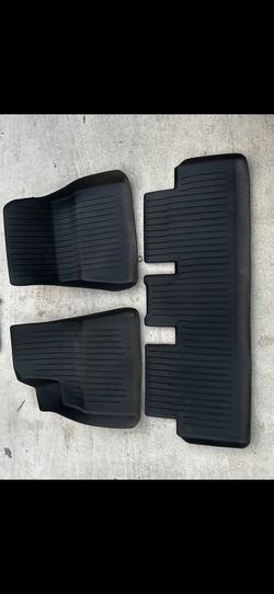 Tesla model 3 car mats