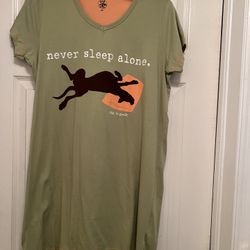 NEVER SLEEP ALONE NIGHTSHIRT SIZE MEDIUM