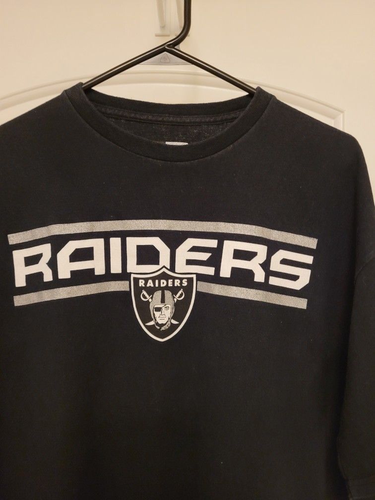 Raiders Tee Shirt. NFL Brand.  Extra Large Size.