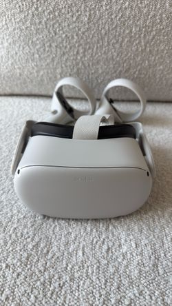 Meta Quest 2 - virtual reality headset