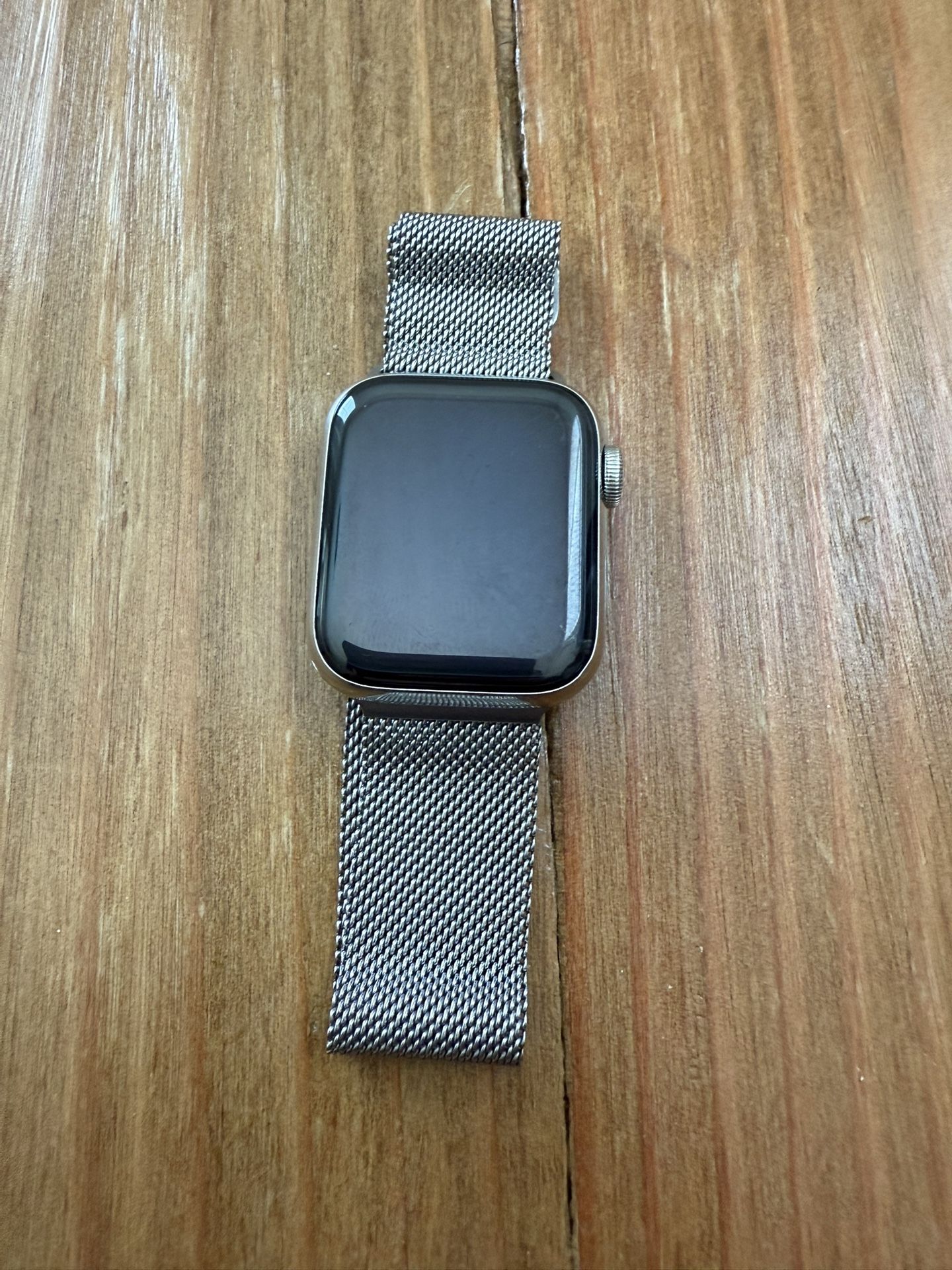 Apple Watch Series 6 Cellular AT&T 40mm