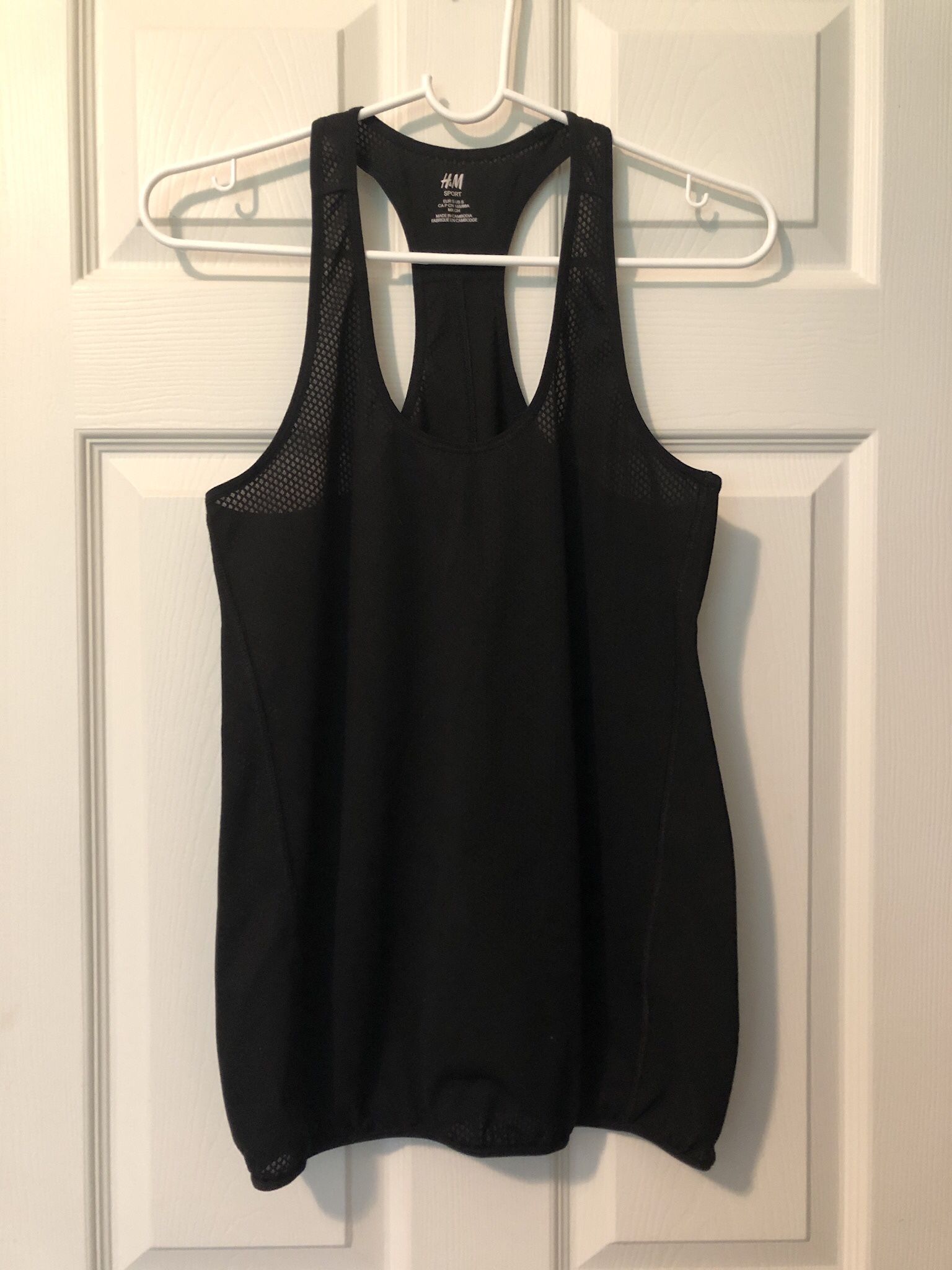 Women’s Size S_H&M Athletic Top Black Mesh Racer Back Workout Top Like NEW!
