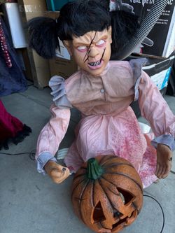 Halloween Pumpkin Carving Girl Animatronic