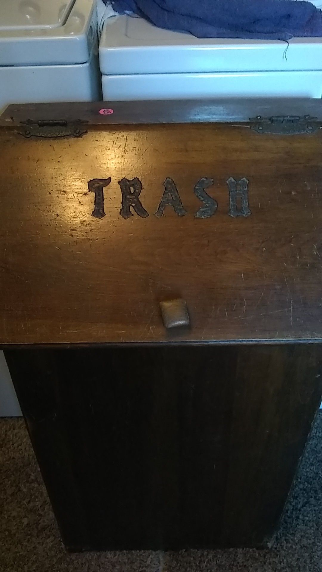 Trash bin