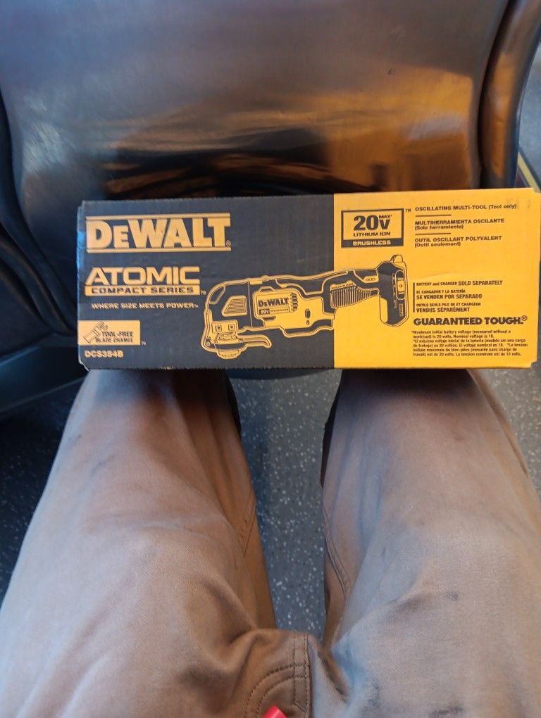 DeWALT ATOMIC 20v Oscilating Multi Tool