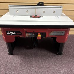 SKIL ROUTER TABLE 