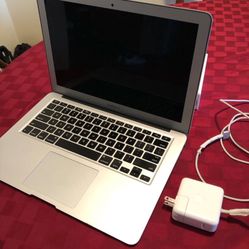 Apple Macbook Air 7,2 13" (2015) laptop