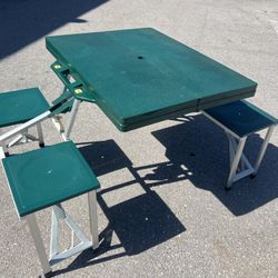 Green Folding Aluminum Suitcase Travel Portable Picnic Camping Table!  Table height 28in  Seat height 17in