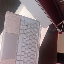 iPad Series 9+ Logitech Smart Adapt Keyboard case 