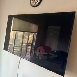 Large Flat Screen TV (Wall Mounted Ready)