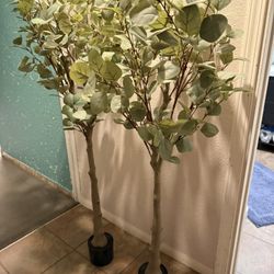2x Faux Trees