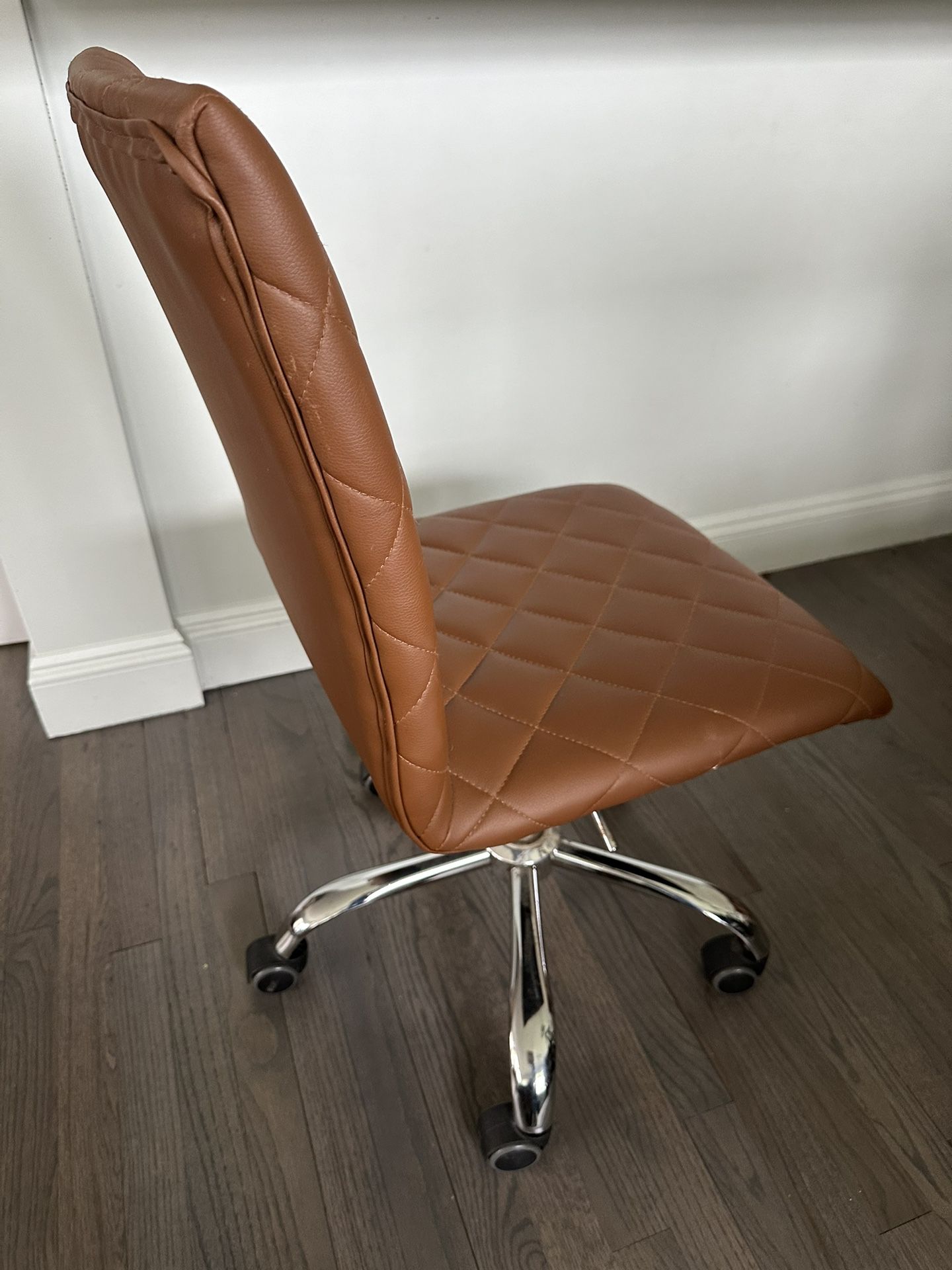 Office Swiveling  Chair Brown 