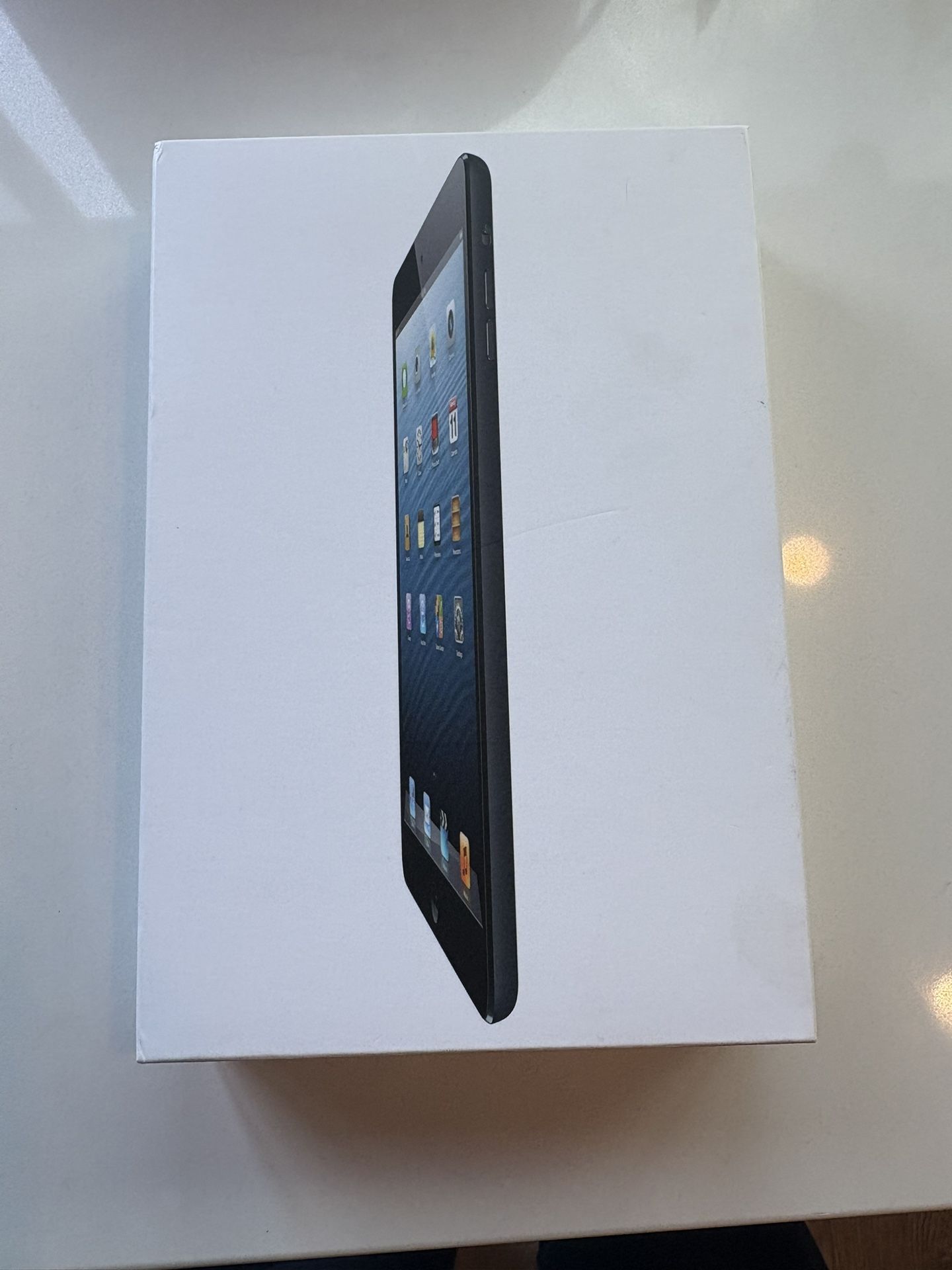 Selling iPAD mini 64gb BLACK