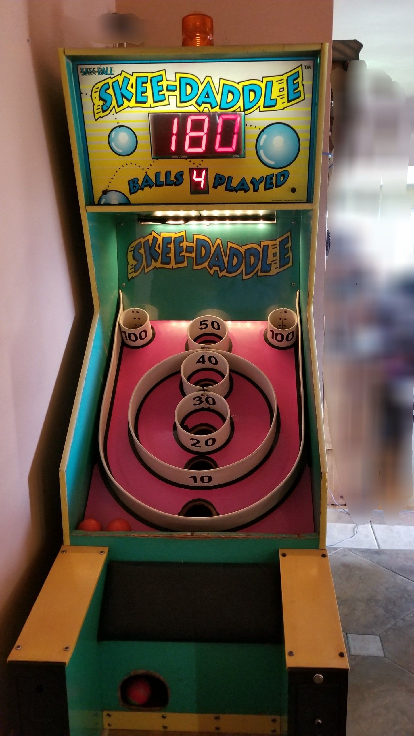 Skee-daddle skee ball arcade game