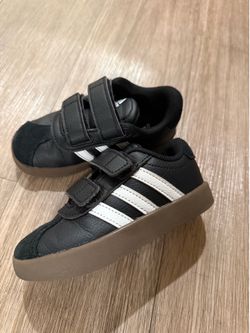 Adidas court