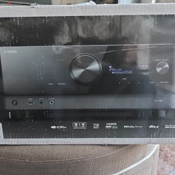 Yamaha
Yamaha - RX-V6A 7.2-channel AV Receiver with 8K HDMI and MusicCast - Black