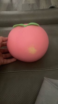 Willing to trade good condition peach for a squishy