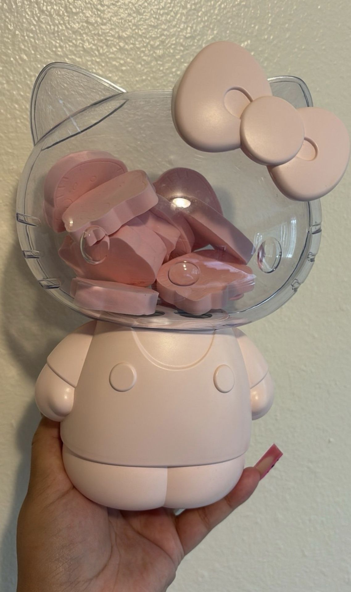 Hello Kitty Impressions Vanity 12 Piece Beauty Sponge Holder