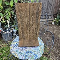 Bracelet/keychain display