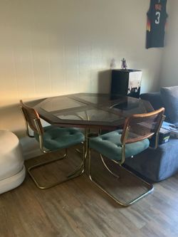 8 Sided Glass/Wood Table With Chairs