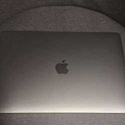 🔥 2018 MacBook Pro 13” i7 / 16GB / 1TB SSD 🔥