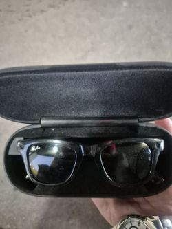 Ray-Ban Wayfarer Sunglasses with Case