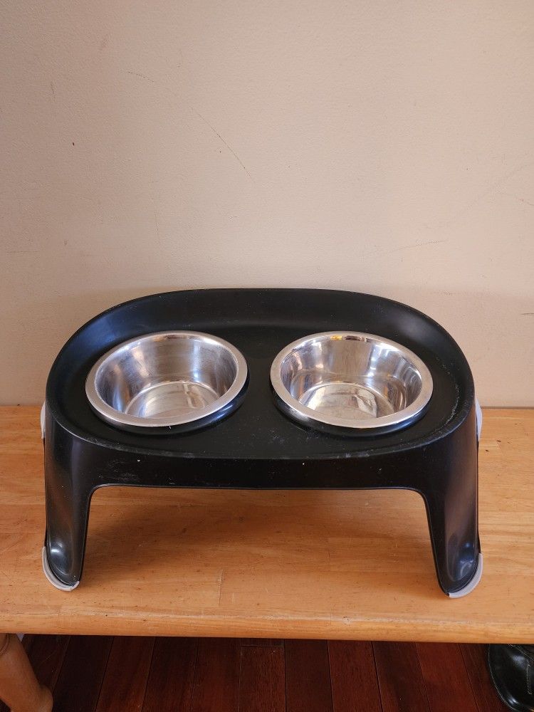 1.pc. Elevated Dog Bowl Stand With 2 Stainless Steel Food Bowl
