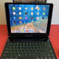 256GB Apple IPad Pro 10.5” (Retina Display/ latest iOS 15/ 2017 model) with keyboard & Accessories (Apple Pencil compatible)