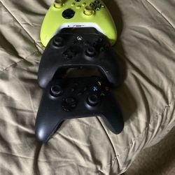 Xbox One Controllers 35$ 