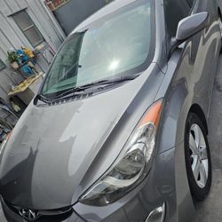 Hyundai Elantra 2013