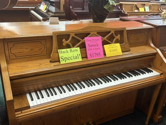 Samick Console piano