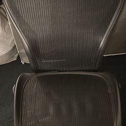 HERMAN MILLER SIZE  C