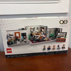 LEGO Creator Expert 10291 Queer Eye The Fab 5 Loft Set, Sealed Set