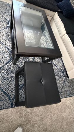 Coffee table with side chairs