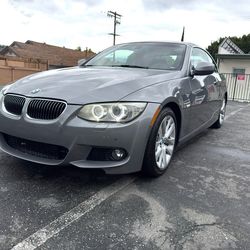 2011 bmw 328i convertible with 19k miles !!!like new