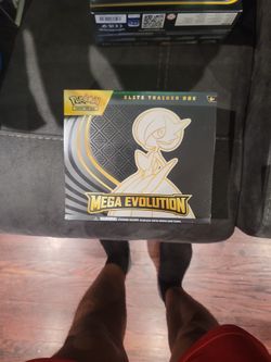NEW POKÉMON EVOLUTION ETB!!!!