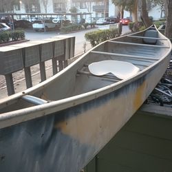 Fiberglass/Aluminum 17' Canoe