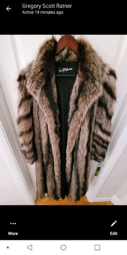 Vintage 1960s  Saks Fifth Ave Raccoon FUR COAT Women's Medium Size  