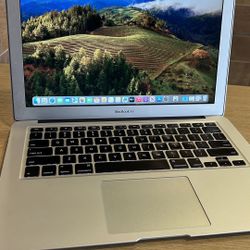 Apple MacBook Air 11” i5/4GB/128GB SSD $180 
