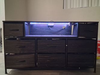 Dresser