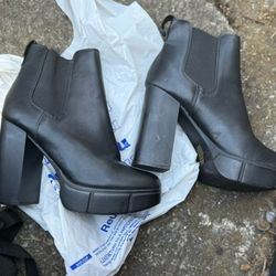 Woman Slip On Boots Size 9