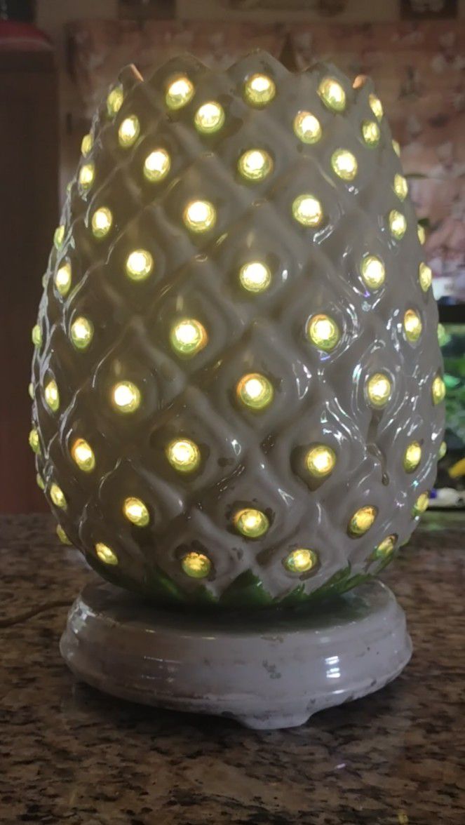 Vintage Pineapple Lamp