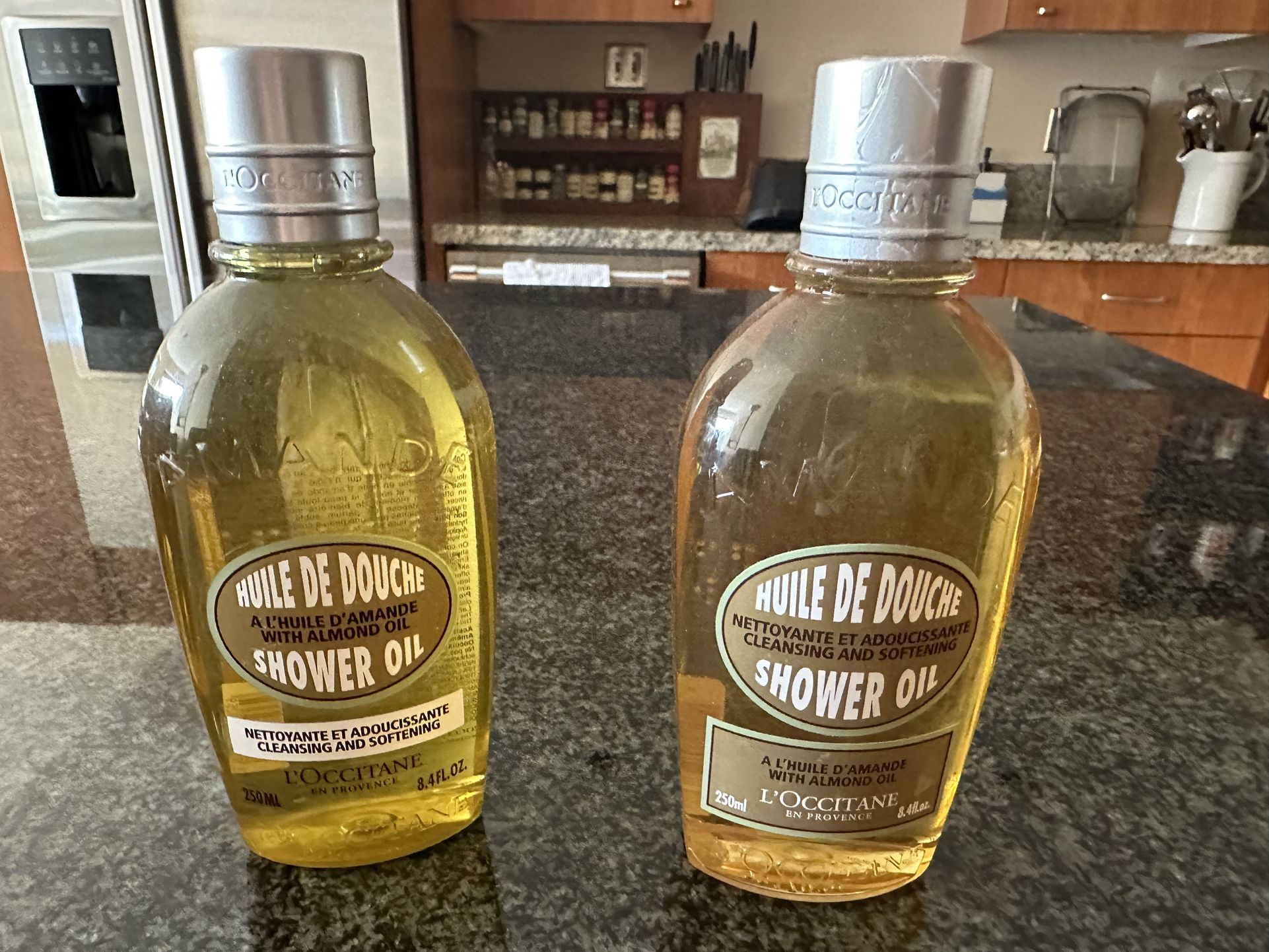 L'Occitane Almond Cleansing & Softening Shower Oil 8.4 Ounces