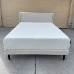 Queen Size Platform Bed Frame With Memory Foam Mattress!!
