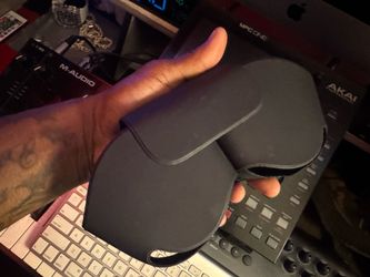Apple Airpods Max genuine Headphones Smart Case - Black $20
