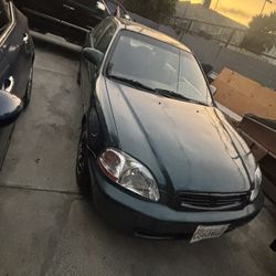 1998 honda civic car from acuton dmb runs great owes in plates idk how much read the bottom 114k mil