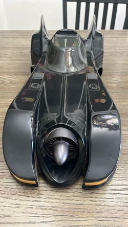 Mcfarlane 1989 Batmobile free figure