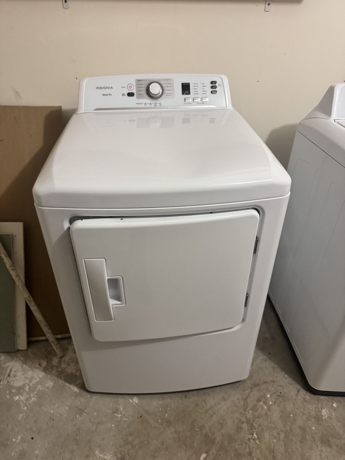 Inisgnia washer and dryer