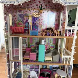 Doll House & Accessories 