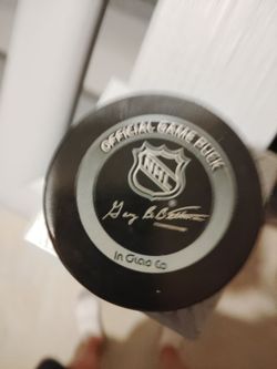 Chicago Blackhawk autograph puck